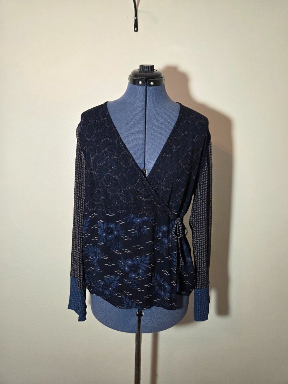 J Jill Sheer Rayon Boho Floral Long Sleeve Wrap Top